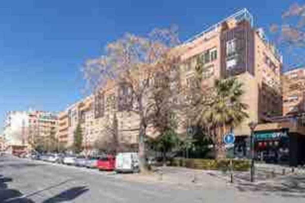 גרנדה H&H Suite Train Station Apartament מראה חיצוני תמונה